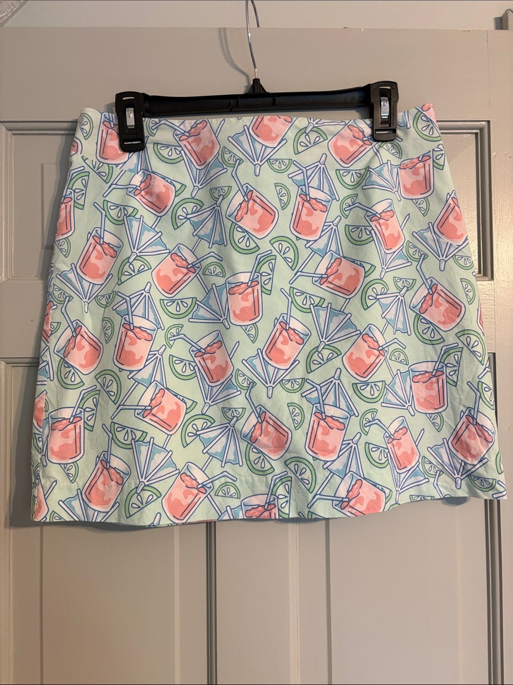 Vineyard Vines 8 Mint Green Mini Skirt with Novelty Cocktail Lemonade Print